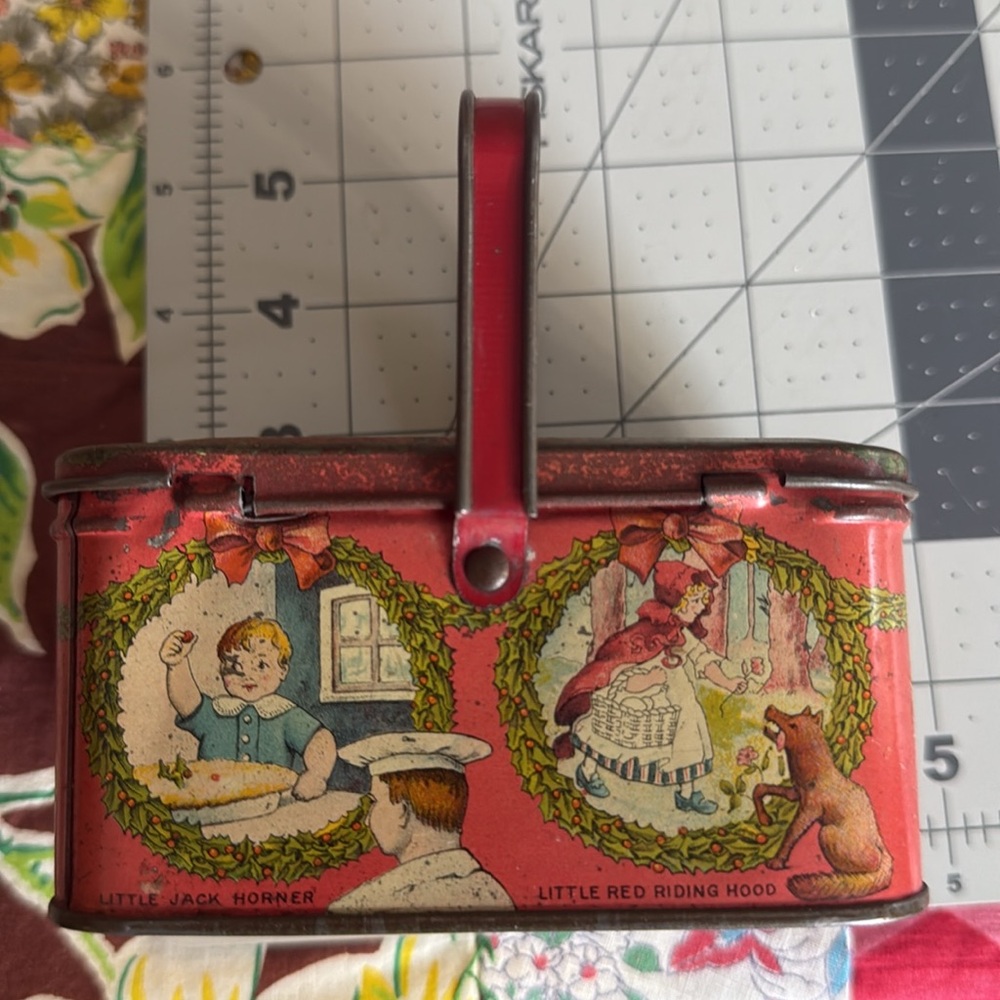 Rare Vintage Tindeco Christmas Tin Pail – “Merry Christmas from Santa”